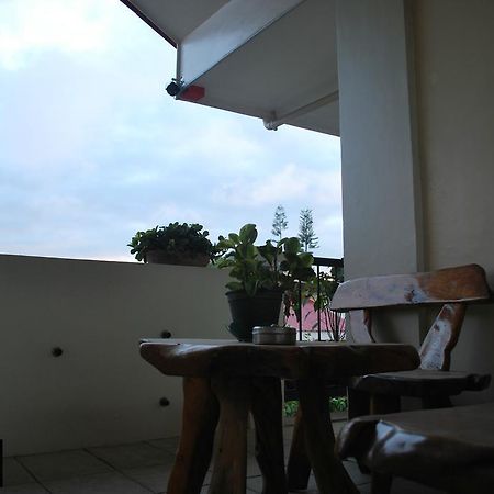 Lazea Tagaytay Inn Tagaytay City Buitenkant foto