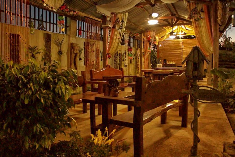 Lazea Tagaytay Inn Tagaytay City Buitenkant foto