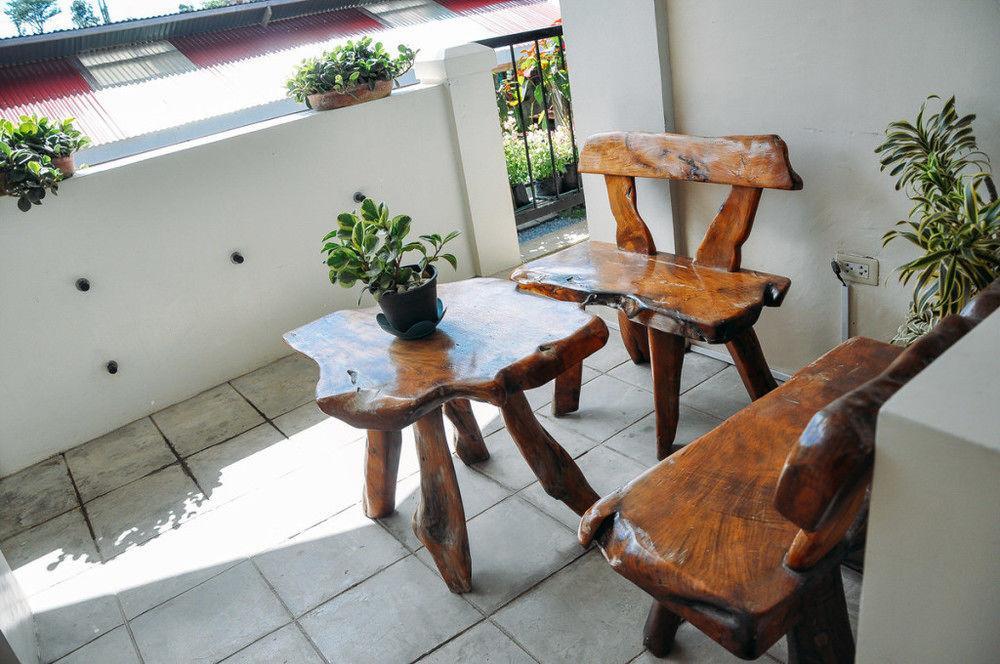 Lazea Tagaytay Inn Tagaytay City Buitenkant foto