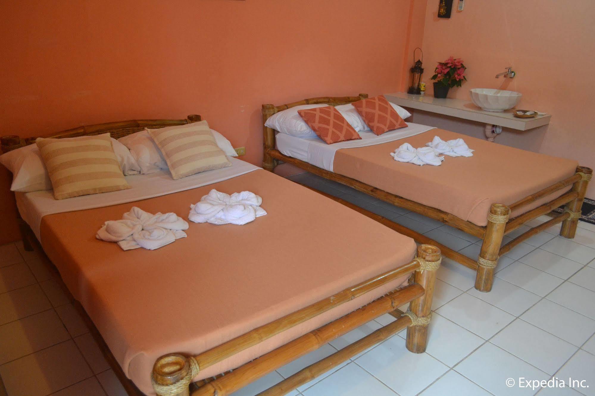 Lazea Tagaytay Inn Tagaytay City Buitenkant foto